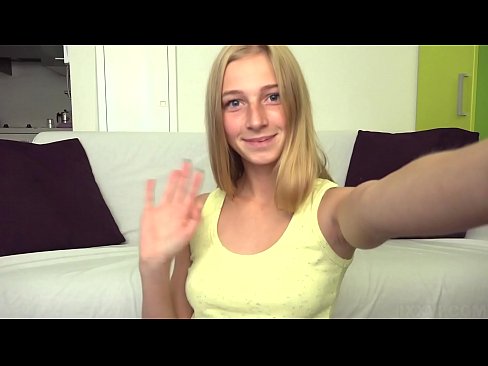 ❤️ Keď sa nudím, lenivo si masturbujem svoju ružovú kundičku ☑ Porno na nás ️❤