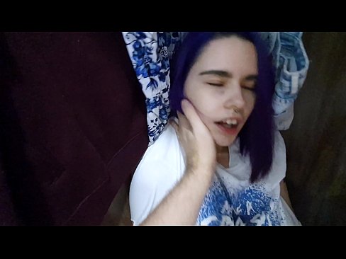 ❤️ Našiel som svoju sestru v skrini a pomohol som jej spraviť sa ☑ Porno na nás ️❤